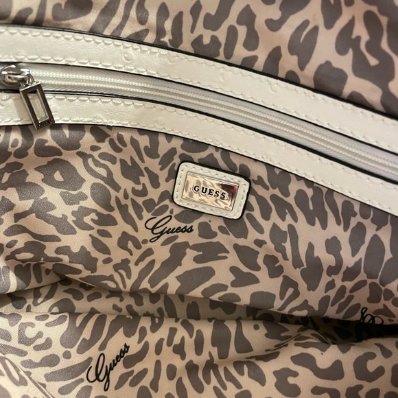 🚀 MASTER SALE Guess - 90s Handbag! - Picture 10 of 11